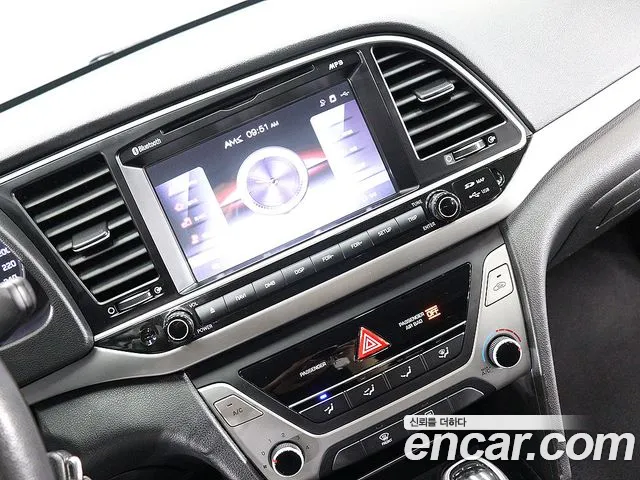 Hyundai AVANTE 2016 — фото 8