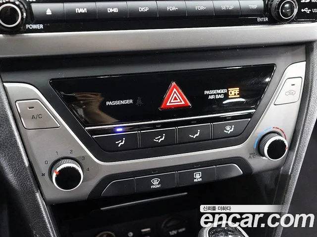 Hyundai AVANTE 2016 — фото 11