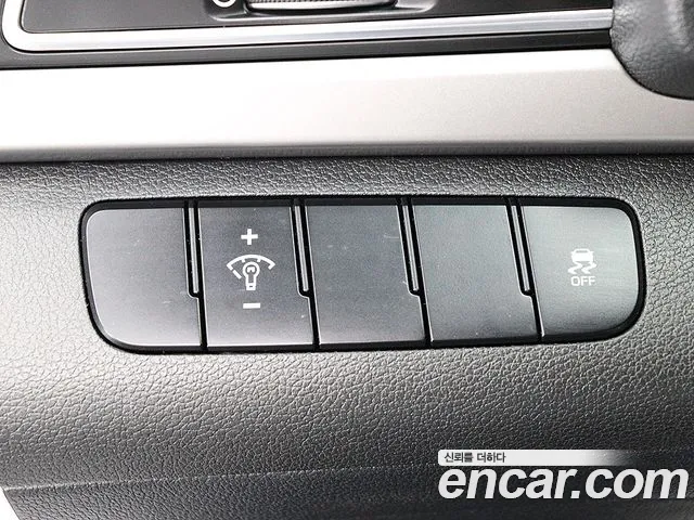 Hyundai AVANTE 2016 — фото 12