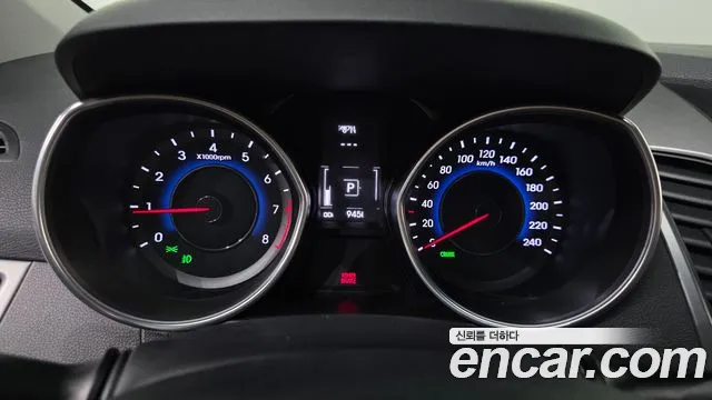 Hyundai AVANTE 2015 — фото 11