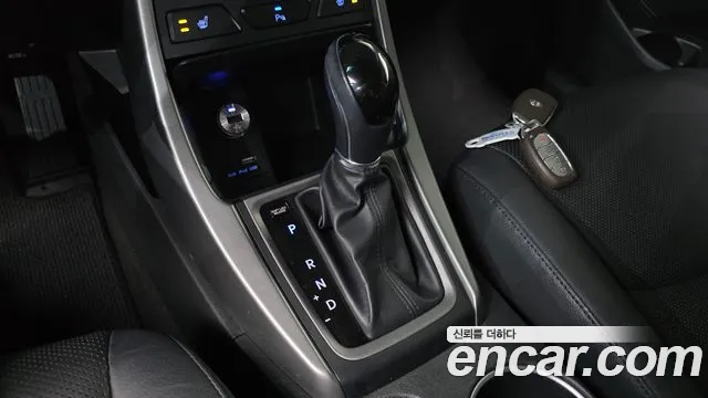 Hyundai AVANTE 2015 — фото 12