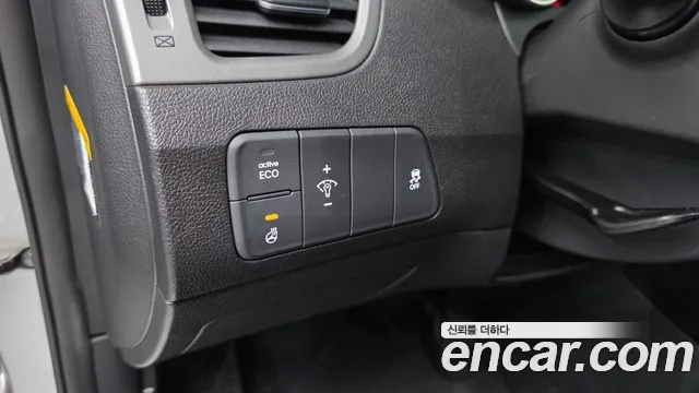Hyundai AVANTE 2015 — фото 18