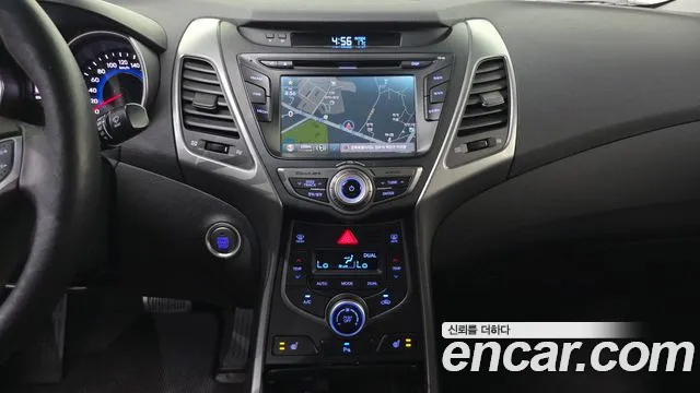 Hyundai AVANTE 2015 — фото 20