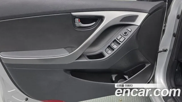 Hyundai AVANTE 2015 — фото 14