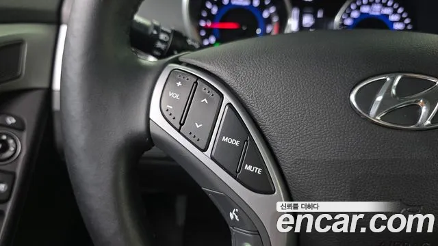 Hyundai AVANTE 2015 — фото 29