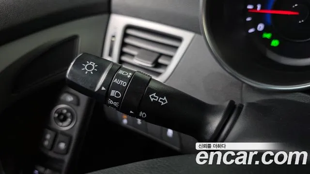 Hyundai AVANTE 2015 — фото 31