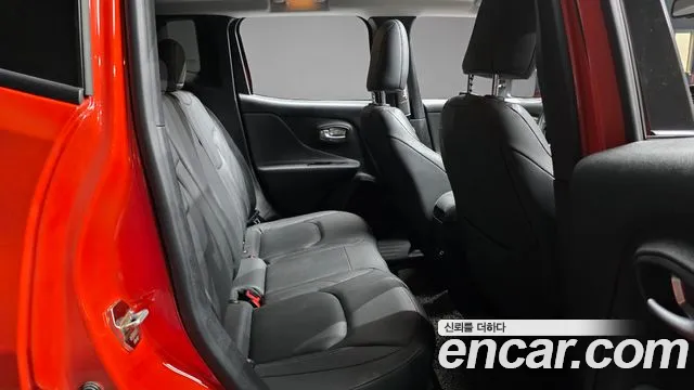 Jeep Renegade 2020 — фото 11