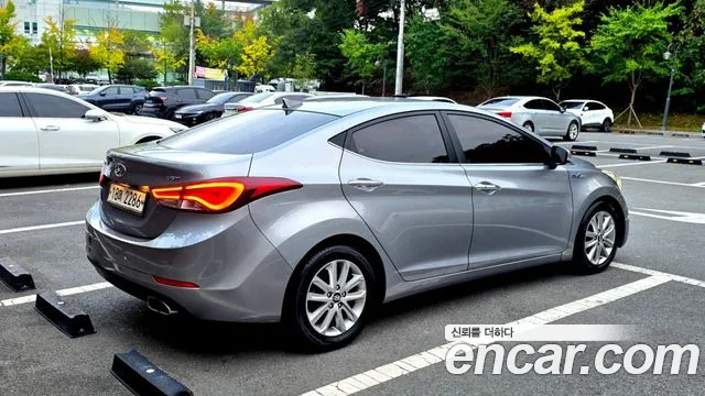 Hyundai AVANTE 2015 — фото 4