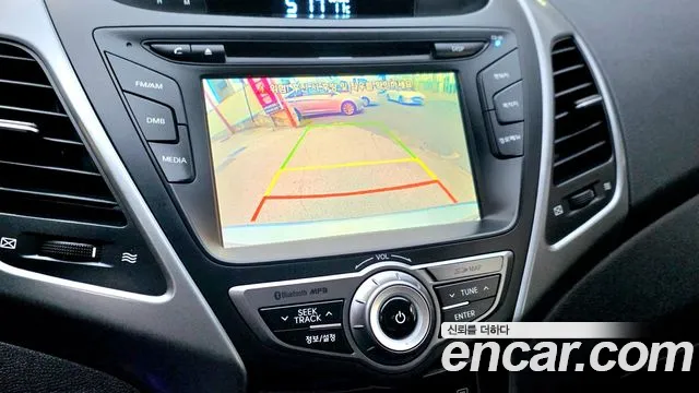 Hyundai AVANTE 2015 — фото 16