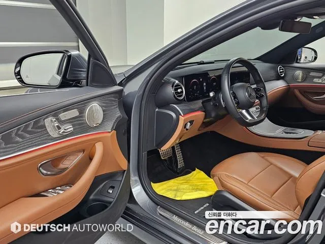 Mercedes-Benz E-Class 2021 — фото 11
