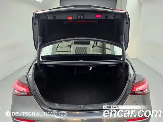 Mercedes-Benz E-Class 2021 — фото 19