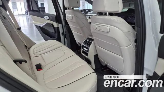 BMW X5 2025 — фото 12
