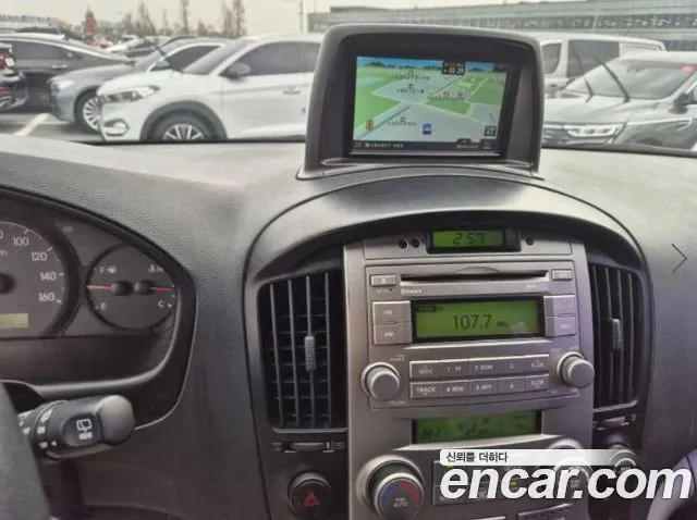 Hyundai Starex 2015 — фото 13