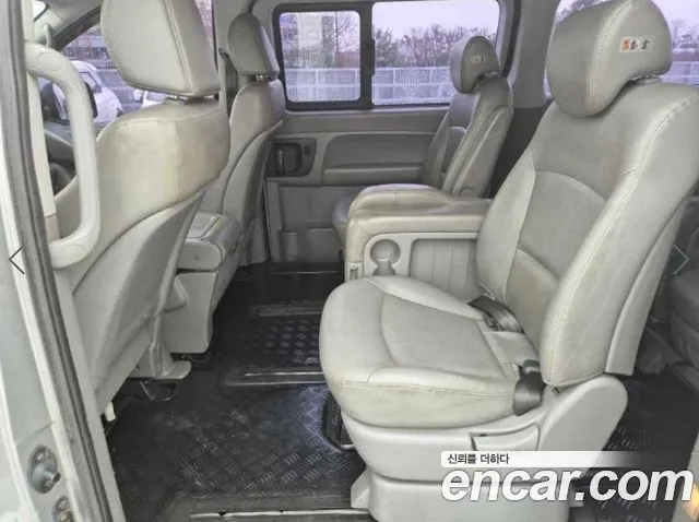 Hyundai Starex 2015 — фото 16