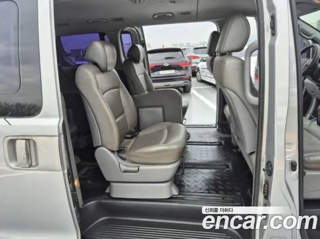 Hyundai Starex 2015 — фото 18