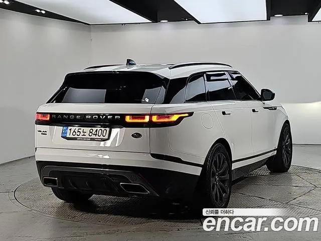 Land Rover Range Rover Velar 2019 — фото 2