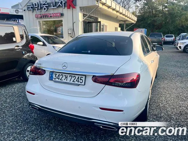 Mercedes-Benz E-Class 2023 — фото 3