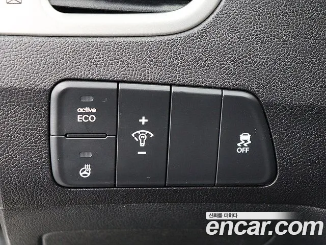 Hyundai AVANTE 2014 — фото 13