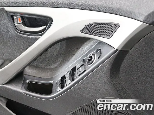 Hyundai AVANTE 2014 — фото 14