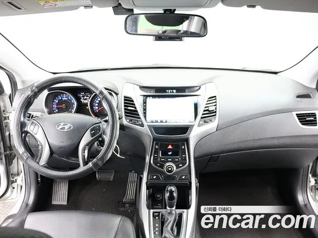 Hyundai AVANTE 2014 — фото 15