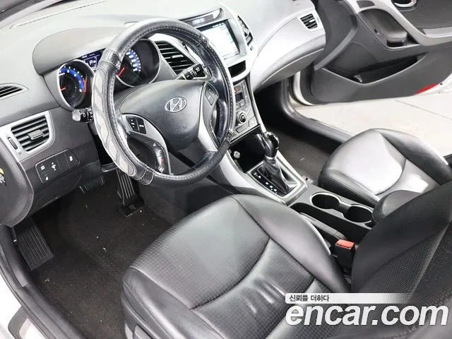 Hyundai AVANTE 2014 — фото 18