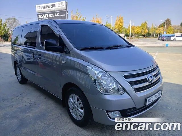 Hyundai Starex 2018 — фото 2