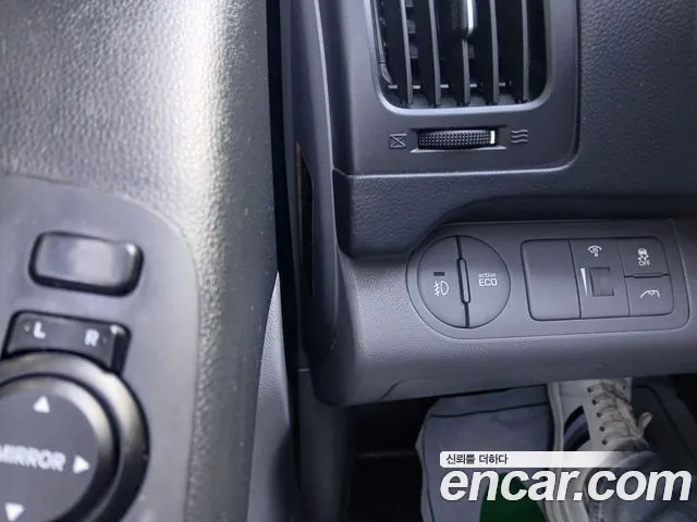 Hyundai Starex 2018 — фото 15