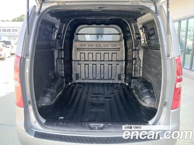 Hyundai Starex 2018 — фото 17