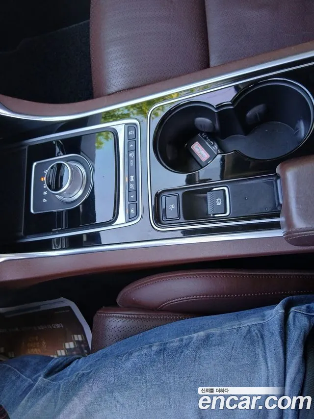 Jaguar XE 2016 — фото 11