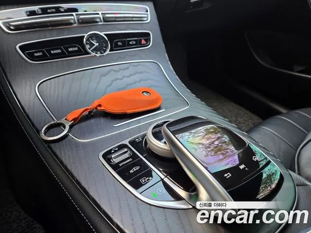 Mercedes-Benz E-Class 2019 — фото 12