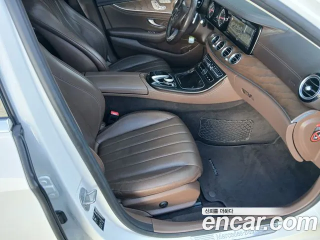 Mercedes-Benz E-Class 2018 — фото 12