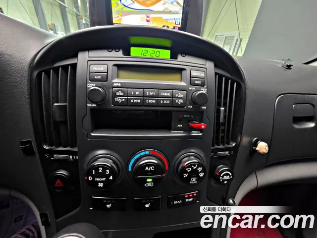 Hyundai Starex 2016 — фото 18