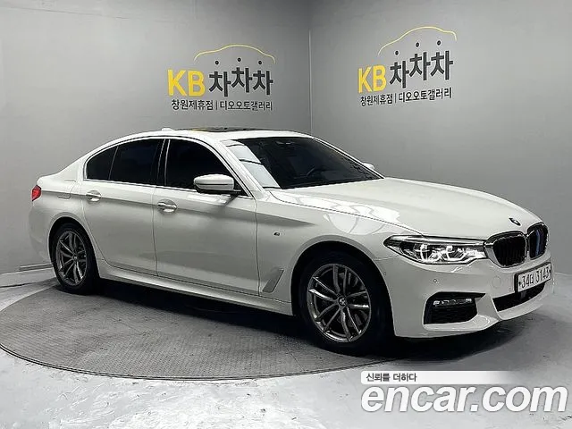 BMW 5-Series 2018 — фото 1