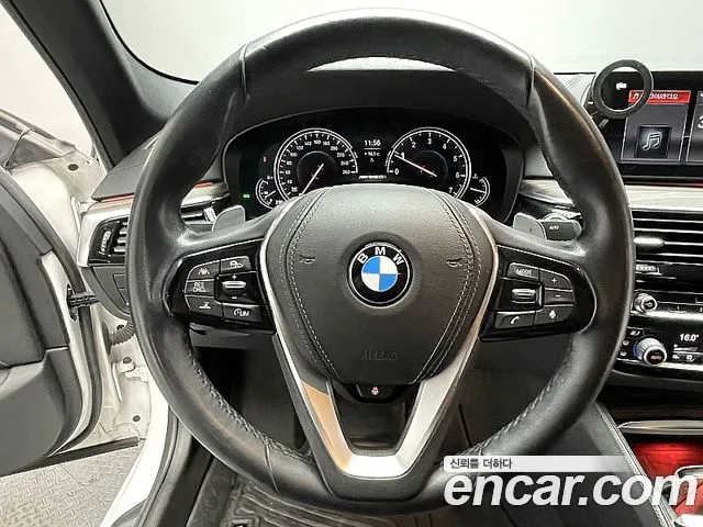 BMW 5-Series 2018 — фото 11