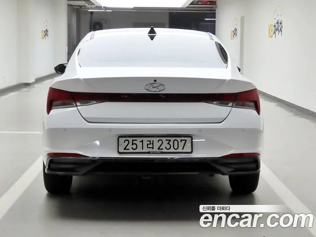 Hyundai AVANTE 2023 — фото 3