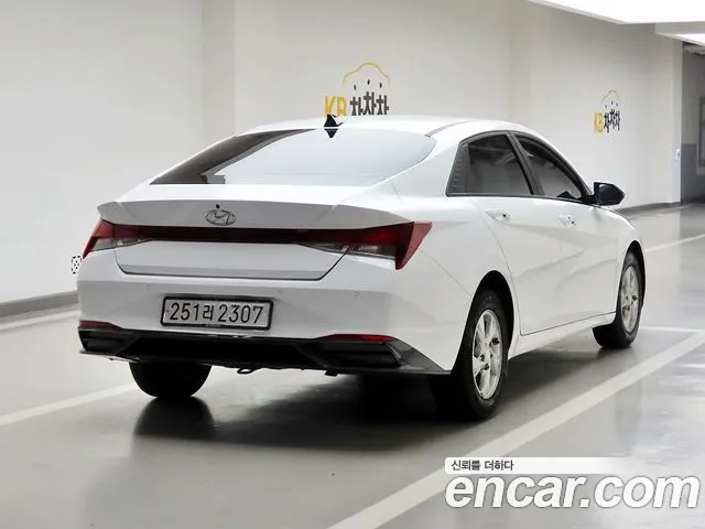 Hyundai AVANTE 2023 — фото 4