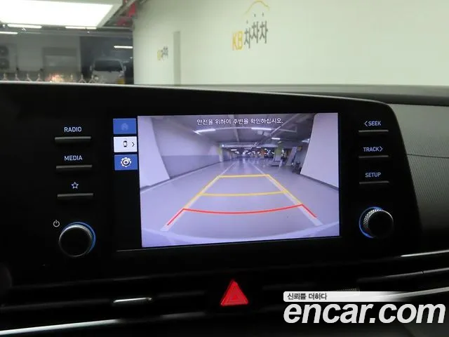 Hyundai AVANTE 2023 — фото 16