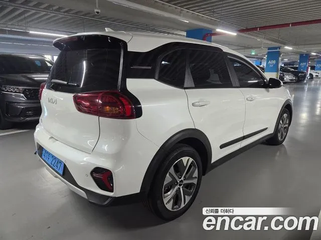 Kia Niro 2023 — фото 3