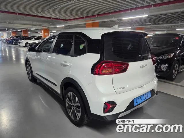 Kia Niro 2023 — фото 4