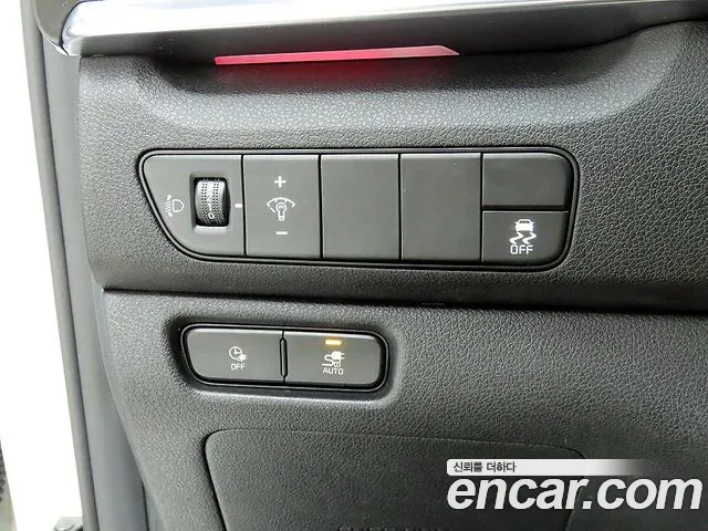 Kia Niro 2023 — фото 12