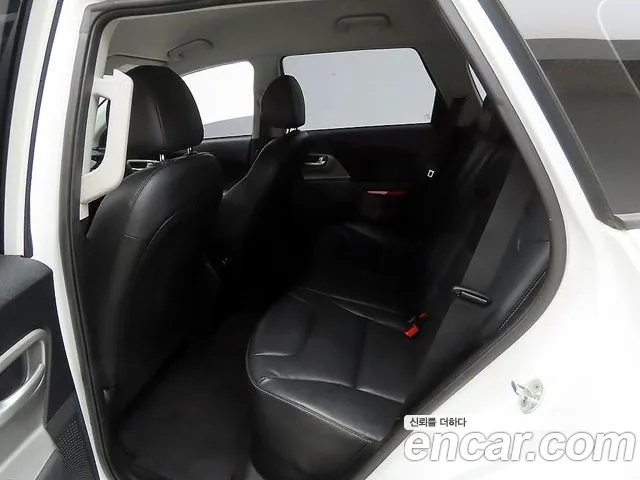 Kia Niro 2023 — фото 14