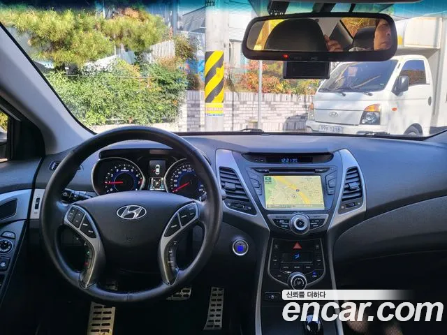 Hyundai AVANTE 2016 — фото 8