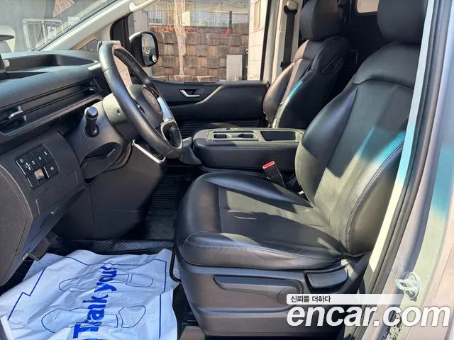 Hyundai Staria 2022 — фото 15