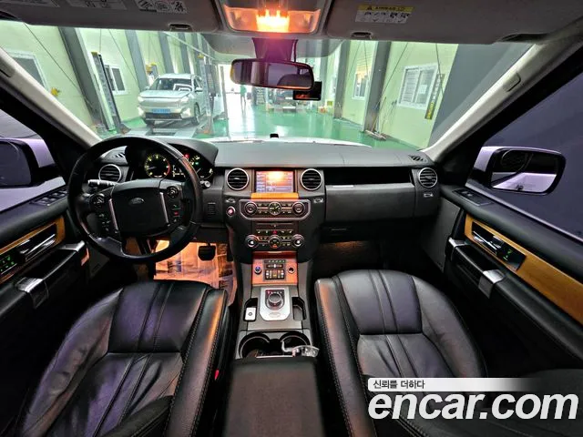 Land Rover Discovery 2013 — фото 12