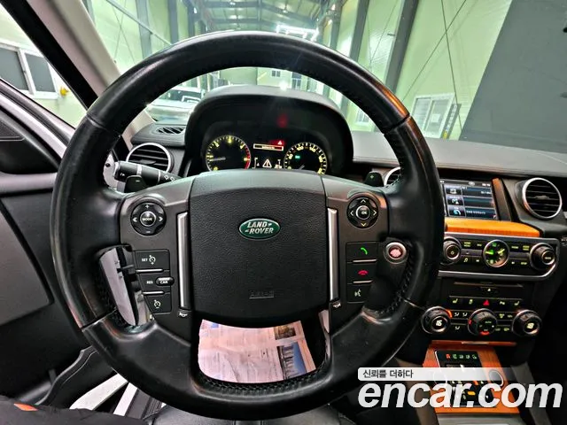 Land Rover Discovery 2013 — фото 13