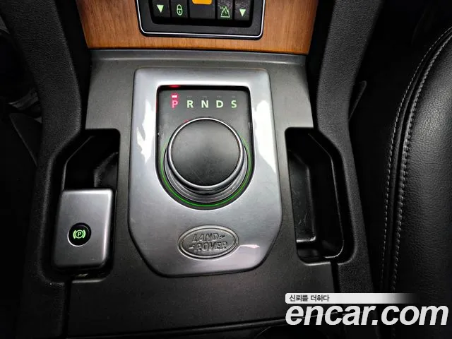 Land Rover Discovery 2013 — фото 18