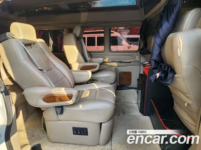 Chevrolet Express Van 2019 — фото 10