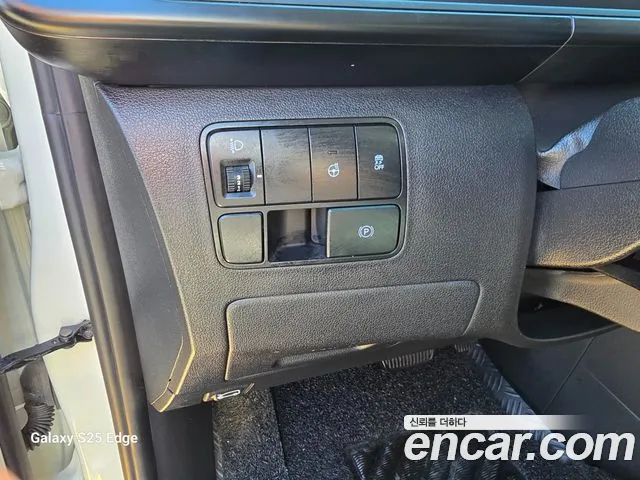 Hyundai Staria 2025 — фото 12