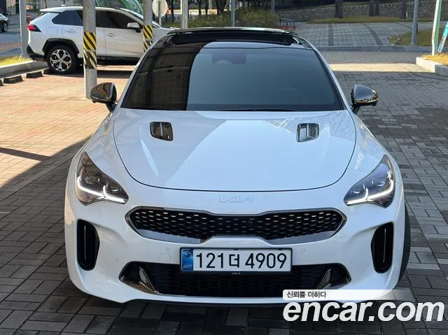 Kia Stinger 2023 — фото 2