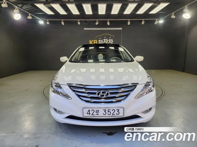 Hyundai Sonata 2010 — фото 1